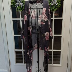 NWOT Gray Floral Pull On